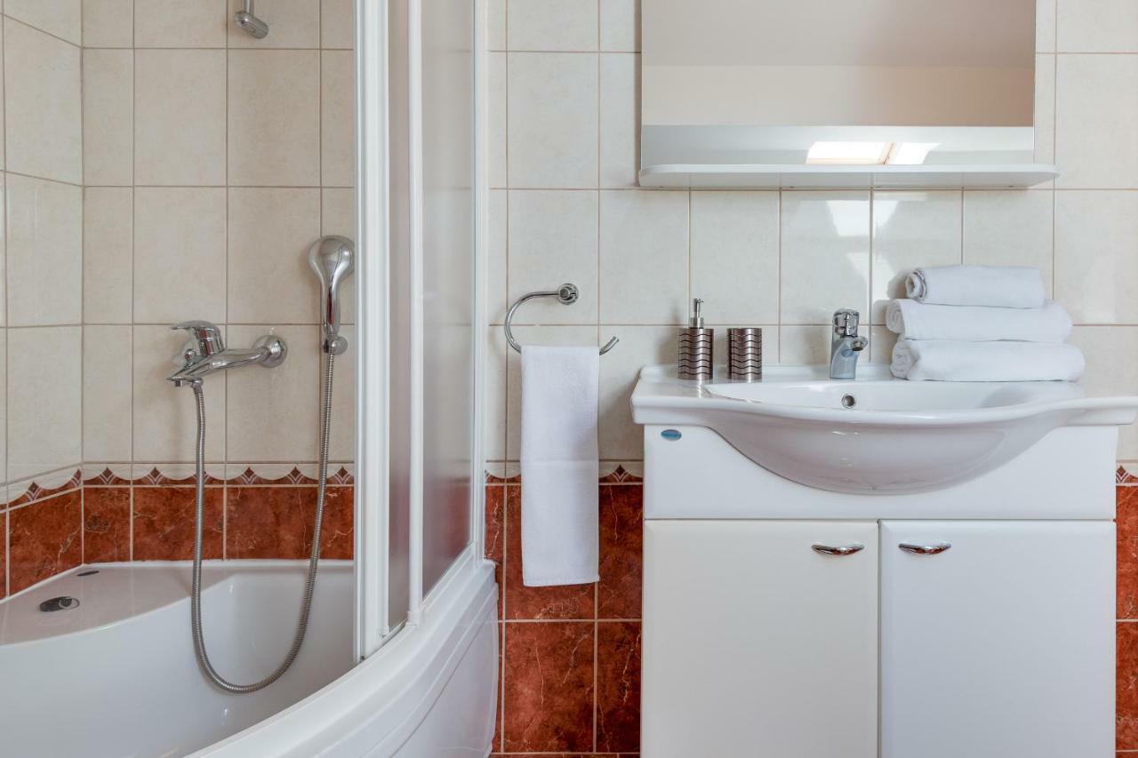 Studio Maslina Apartment Sibenik Bagian luar foto
